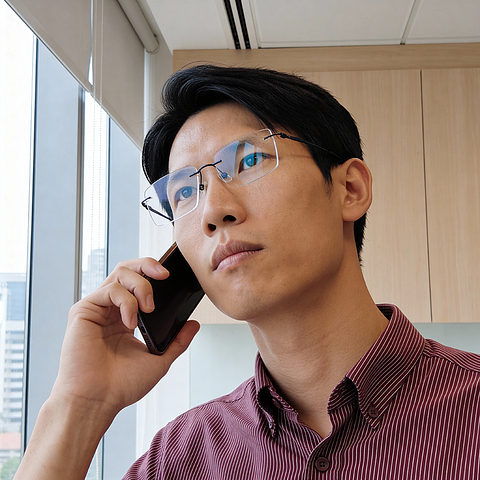 OWNDAYS | AIR Navy Rimless Wellington right side